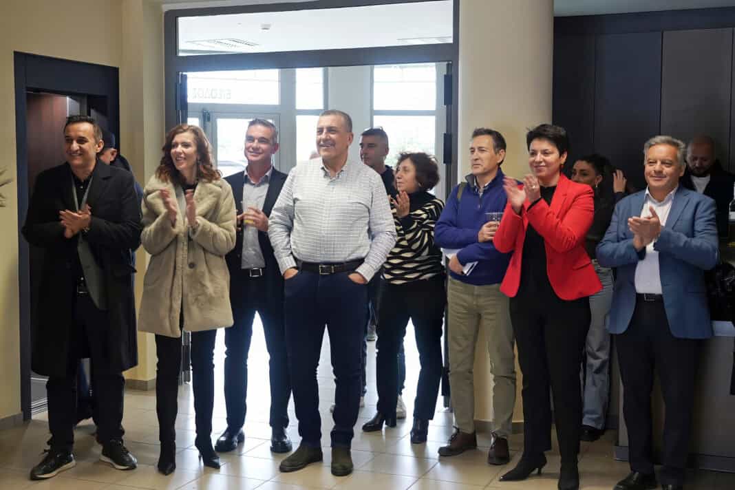 Η έκπληξη του Δημ. Κουρέτα στους εργαζόμενους της Περιφέρειας