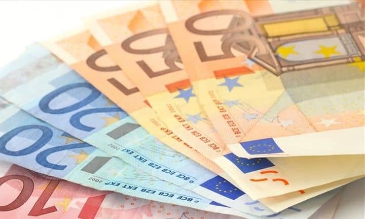 Βρέθηκαν 270.000 ευρώ από τα 350.000 που άρπαξαν από 13χρονο στο Βόλο, ήταν σε χρηματοκιβώτιο νεκρού συγγενή του 34χρονου Βρέθηκαν 270.000 ευρώ από τα 350.000 που άρπαξαν από 13χρονο στο Βόλο, ήταν σε χρηματοκιβώτιο νεκρού συγγενή του 34χρονου