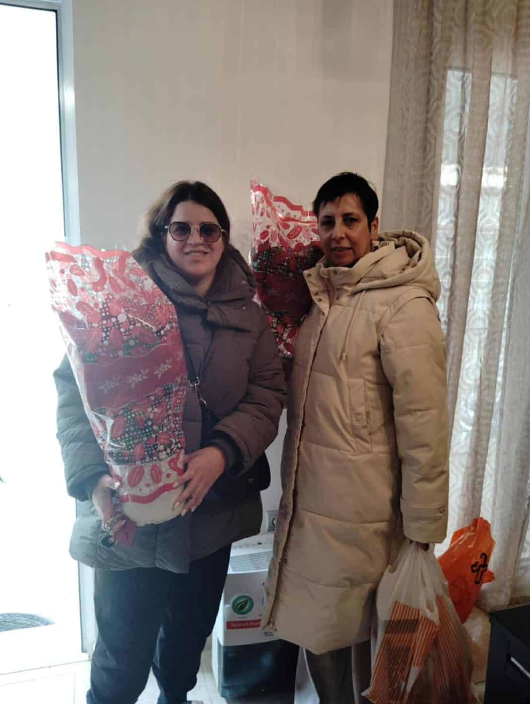 Στήριξη σε 45 οικογένειες από τη «Χείρα Βοήθειας» – Δωρεά παιχνιδιών και smartwatch από την Αντιπεριφερειάρχη Μαγνησίας