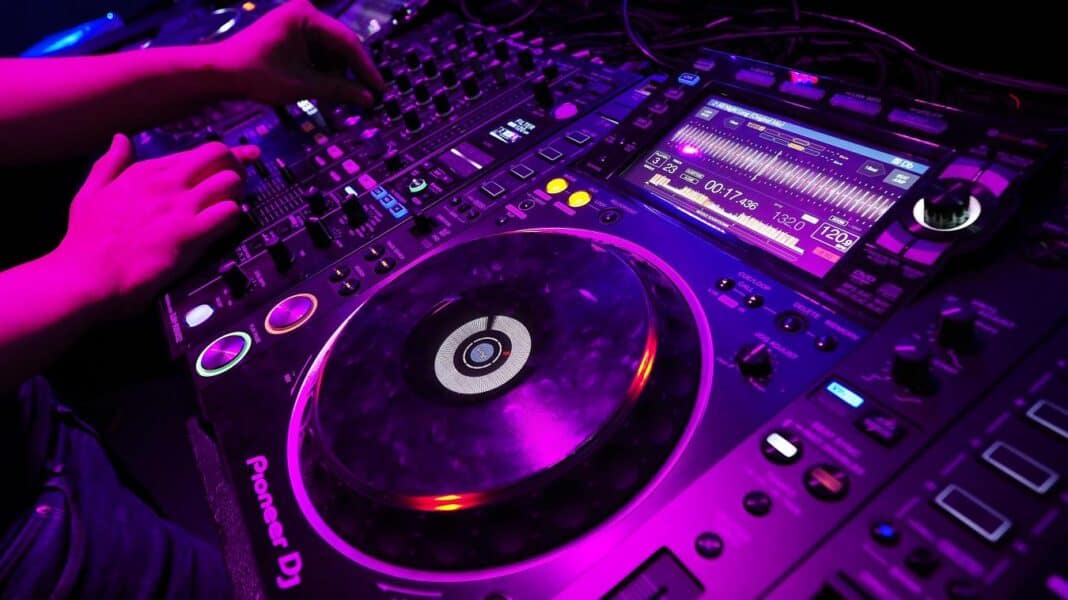 Σύλληψη στην Σκιάθο για ηχορύπανση