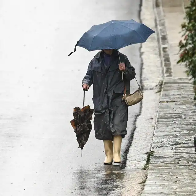 Κακοκαιρία προβλέπεται στη χώρα την Τετάρτη και την Πέμπτη με μεγάλης διάρκειας και έντασης βροχές και καταιγίδες, χαλαζοπτώσεις και θυελλώδεις ανέμους Κακοκαιρία προβλέπεται στη χώρα την Τετάρτη και την Πέμπτη με μεγάλης διάρκειας και έντασης βροχές και καταιγίδες, χαλαζοπτώσεις και θυελλώδεις ανέμους