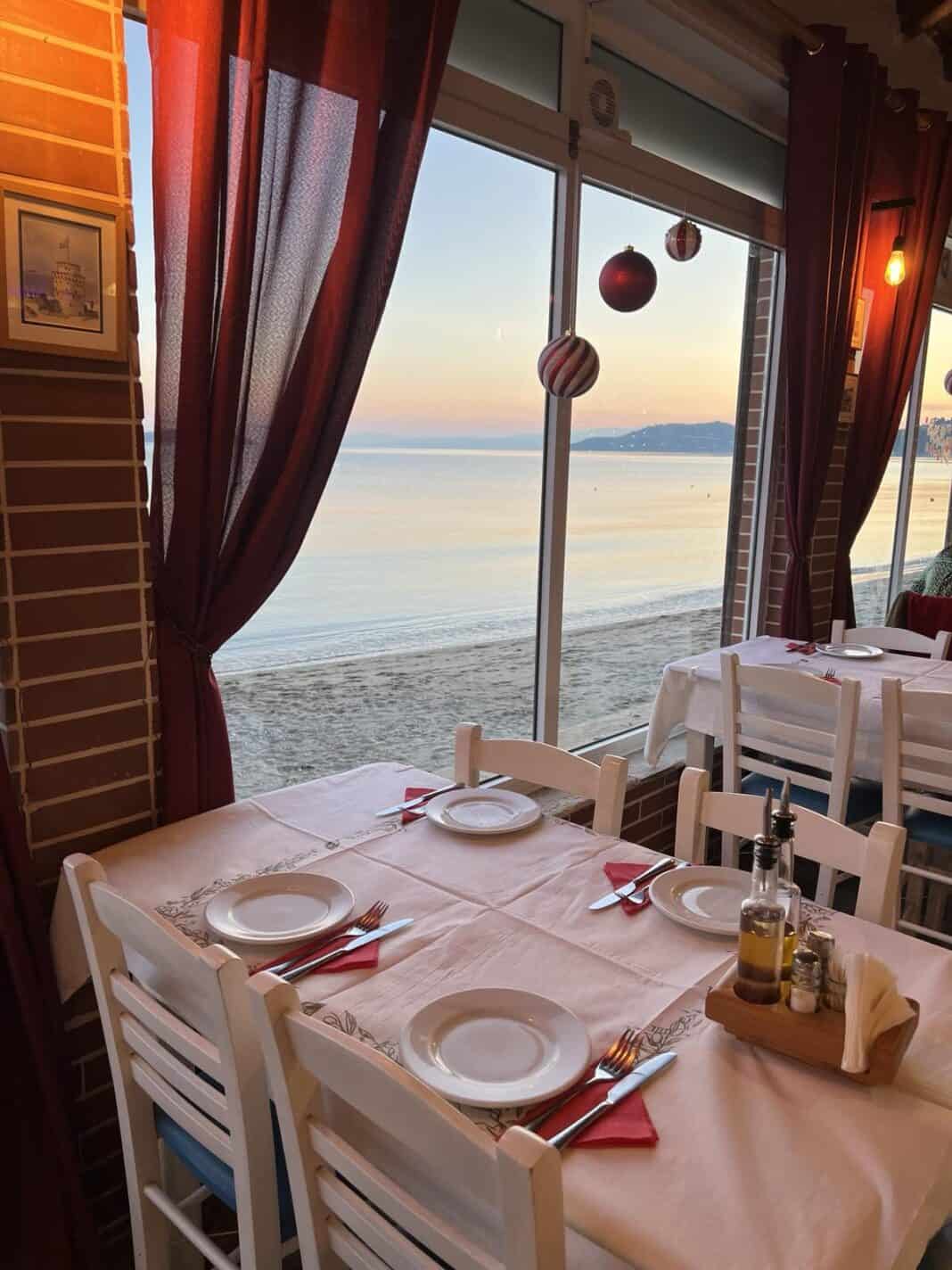 Κυριακή με φαγητό και μουσική στην Ταβέρνα Θεσσαλονίκη