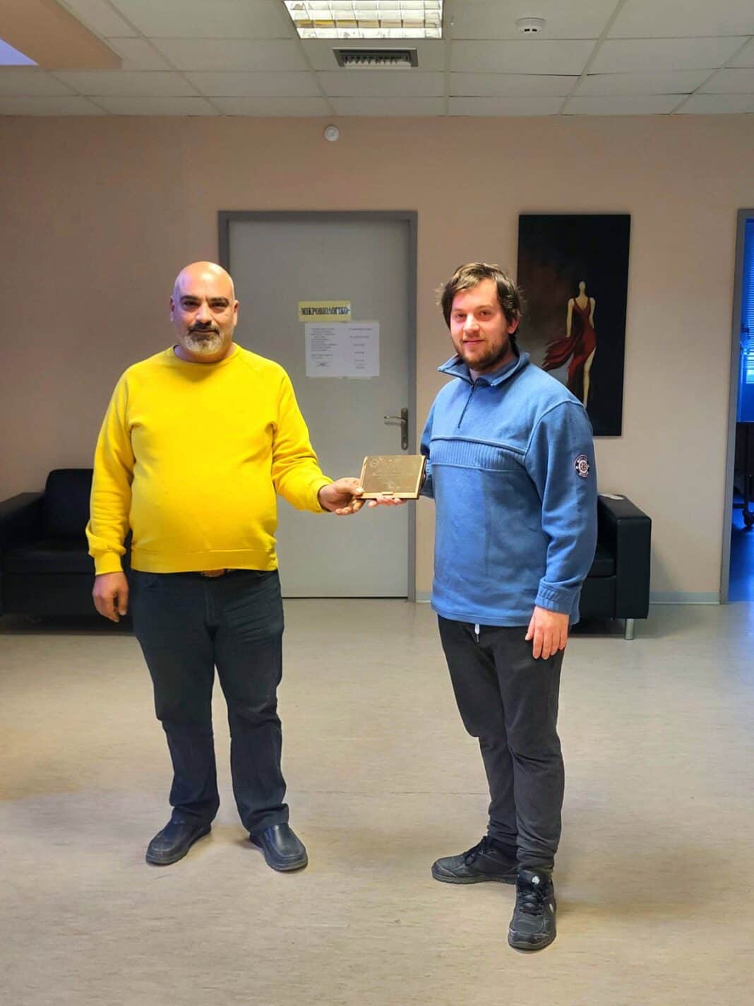 Πλακέτα Τιμής Ένεκεν στον αείμνηστο Δημήτριο Ανθόπουλο από το Σωματείο Εργαζομένων Κέντρων Υγείας Ν. Μαγνησίας