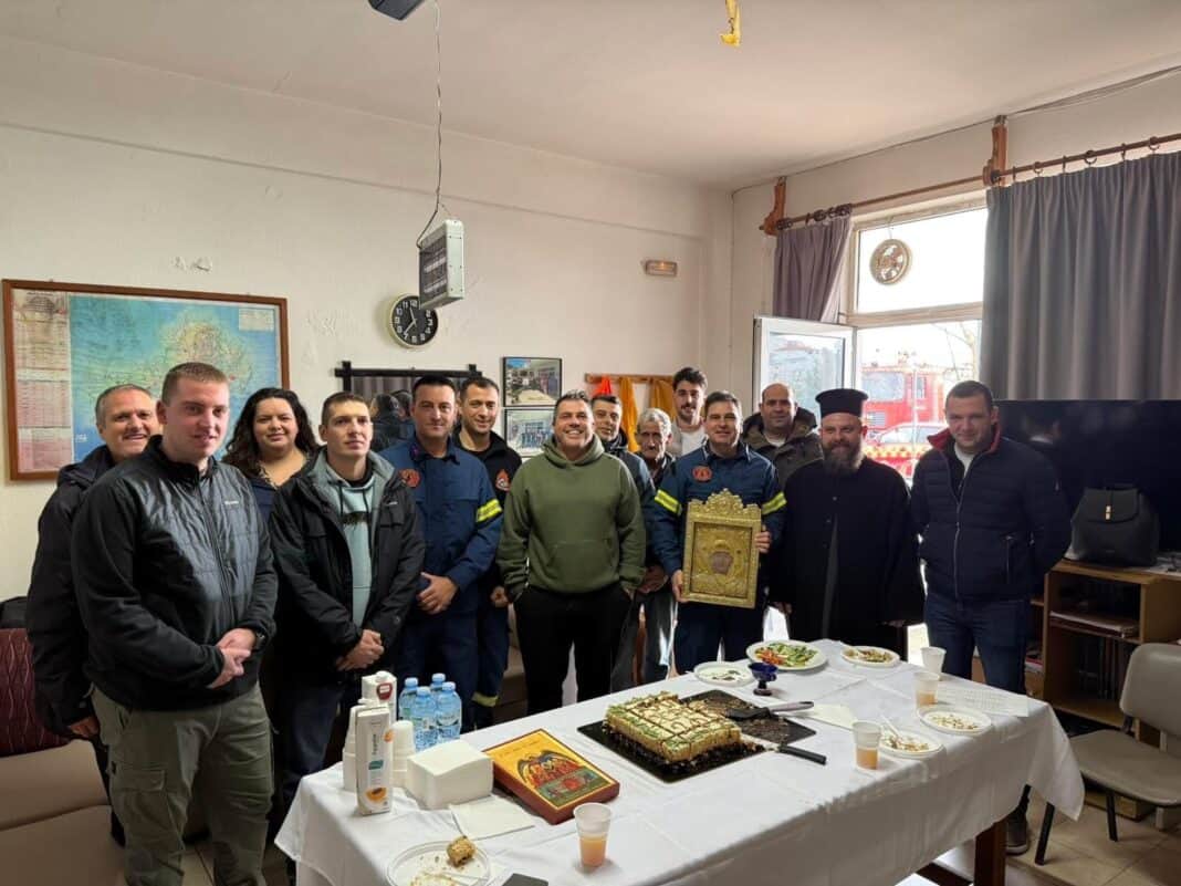 Κοπή Πρωτοχρονιάτικης Πίτας από το Πυροσβεστικό Κλιμάκιο Σκιάθου