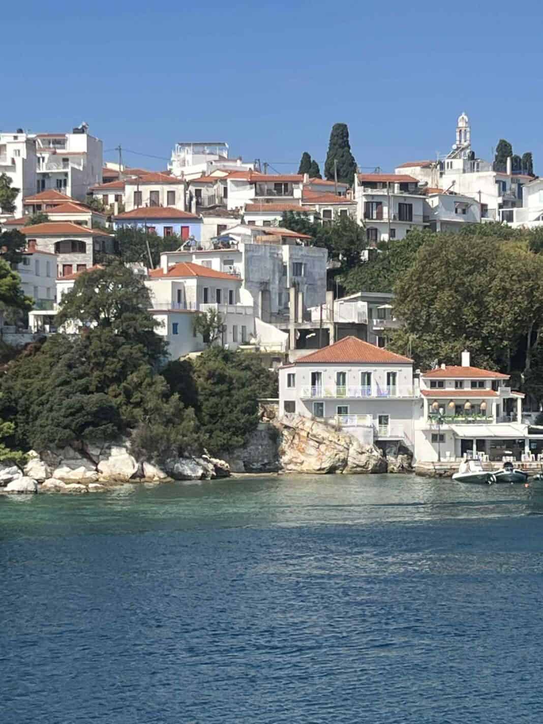 Πρόγραμμα επισιτιστικής στήριξης της Ένωσης Ελλήνων Εφοπλιστών – 22 ωφελούμενοι στο νησί