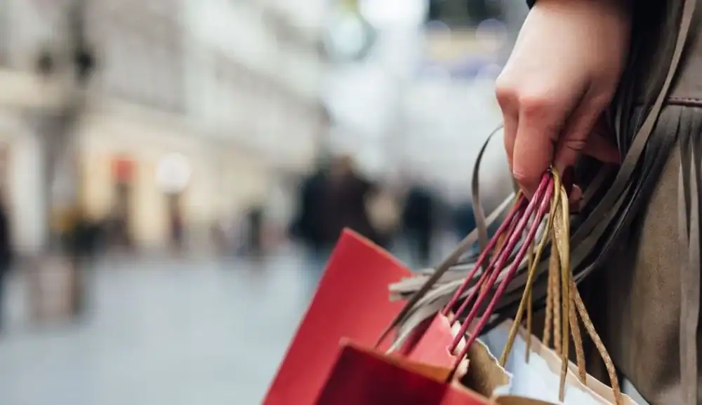 Ξεκινούν οι Χειμερινές Εκπτώσεις – Όλα όσα πρέπει να γνωρίζετε