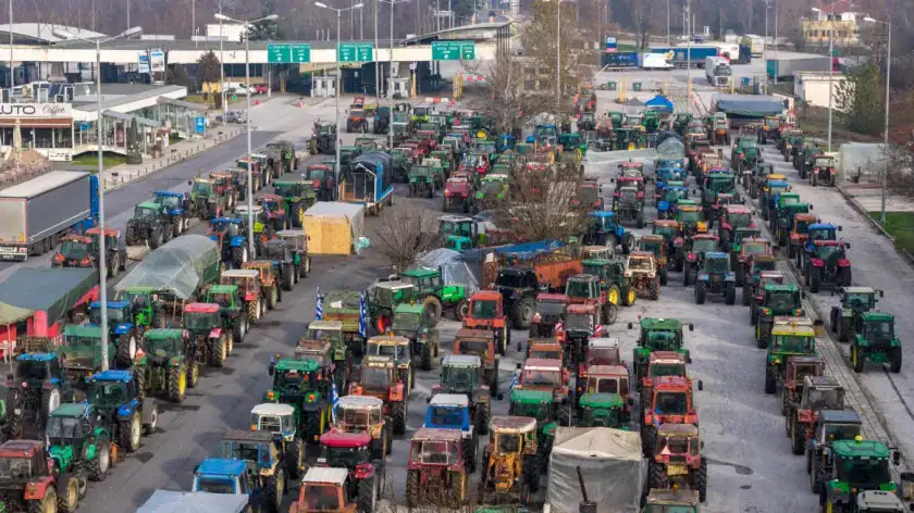 Στις 15:00 η συνάντηση Μητσοτάκη με αγρότες, ποιοι θα βρεθούν στο Μαξίμου από τα «σκληρά» μπλόκα Νίκαιας και Καρδίτσας