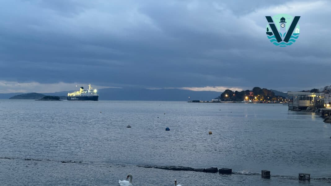 Καλό βράδυ Κυριακής από τη γαλήνια, χειμωνιάτικη Σκιάθο