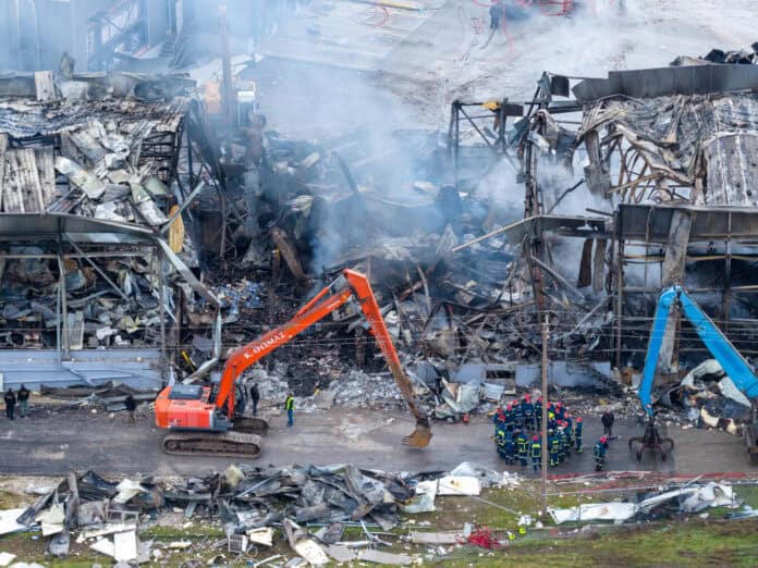 Τραγωδία στα Τρίκαλα – Βρέθηκε η σορός της πέμπτης γυναίκας που αγνοούνταν μετά την πυρκαγιά στη βιομηχανία μπισκότων «Βιολάντα»