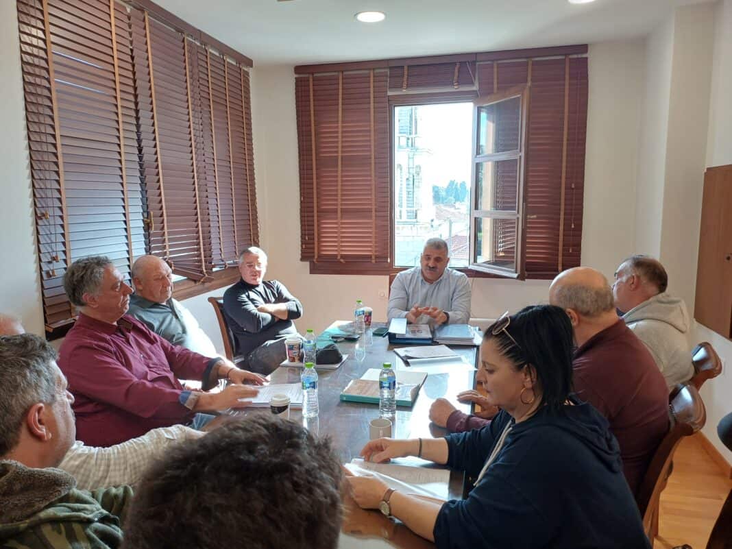 Συνάντηση Δ.Σ. του Αλιευτικού Συλλόγου Νοτίου Πηλίου με τον Δήμαρχο Μιχάλη Μιτζικό για το Λιμάνι της Κάτω Γλυφούρας (πρώην Ναυτικές Σχολές Καλών Νερών)