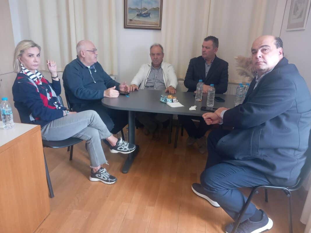 Σύσκεψη με τον Δήμαρχο Σκοπέλου Σύσκεψη με τον Δήμαρχο Σκοπέλου