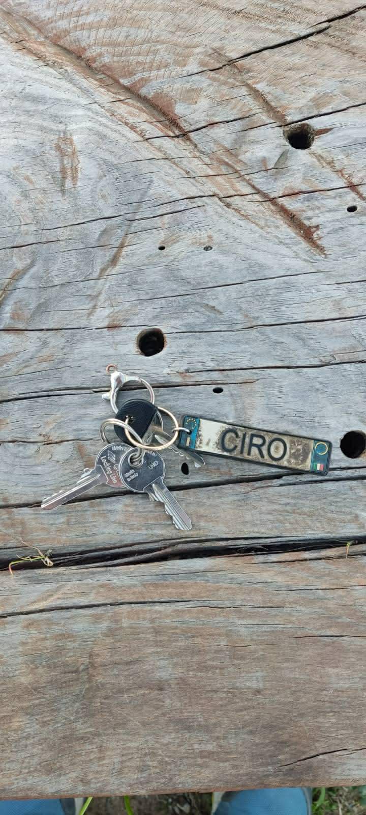 Κλειδιά βρέθηκαν σε παγκάκι Κλειδιά βρέθηκαν σε παγκάκι