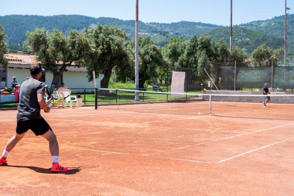 Τένις στη Σκιάθο: Ένα άθλημα σε παύση, μια ανάγκη που παραμένει
