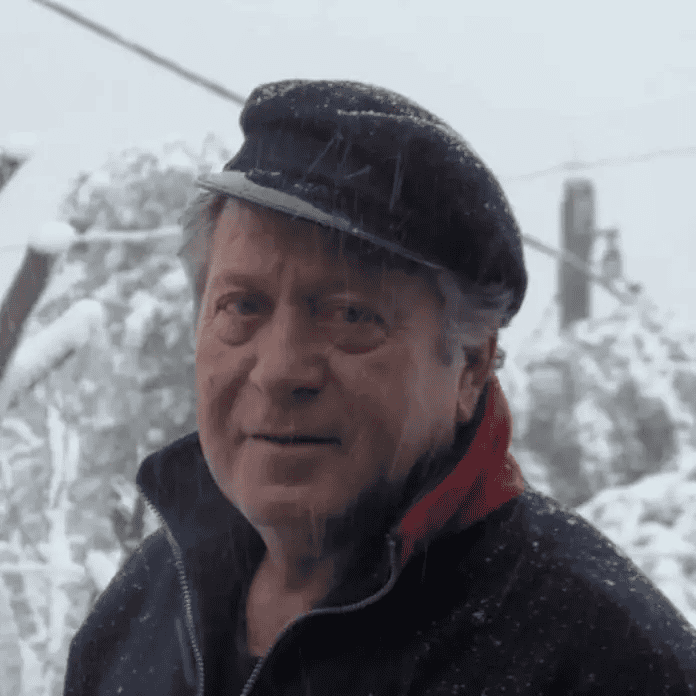 Ο ΣΕΜΝΟΣ ΚΑΛΛΙΤΕΧΝΗΣ ΓΙΩΡΓΟΣ ΠΑΣΧΑΛΗΣ (ΚΑΜΠΑΝΕΛΙΑΣ)