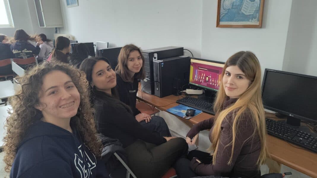 Τρίτη θέση για το Γενικό Λύκειο Σκιάθου στον Διαγωνισμό Ελληνικής Γλώσσας «Ελληνικών Συν-ομιλία»!