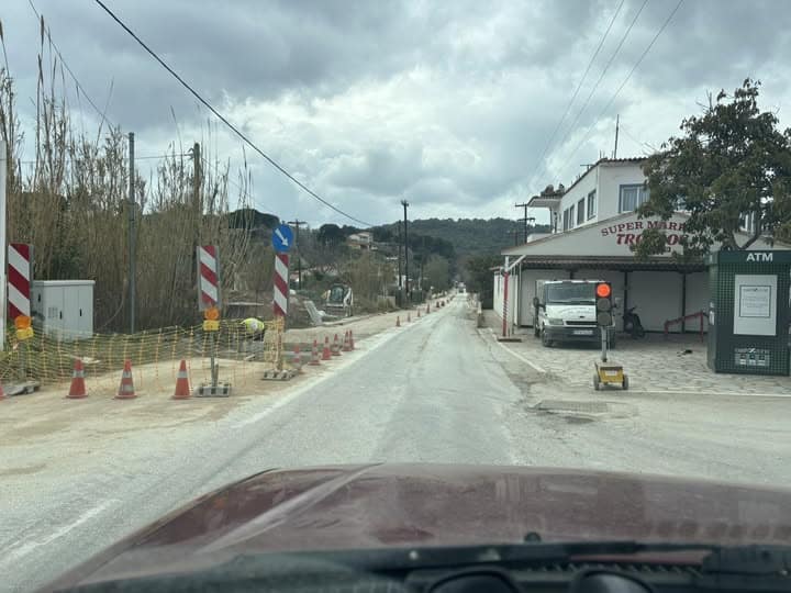 Σκόνη και καθυστερήσεις στη Σκιάθο – Σε απόγνωση κάτοικοι και επαγγελματίες Σκόνη και καθυστερήσεις στη Σκιάθο – Σε απόγνωση κάτοικοι και επαγγελματίες