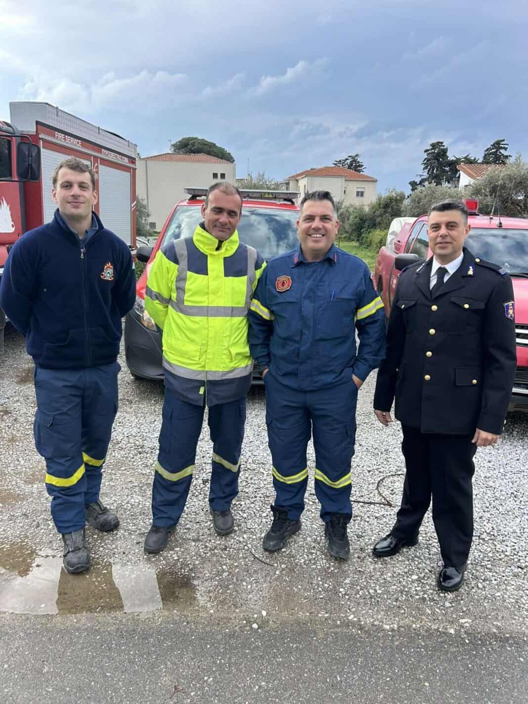 Ευχές από το Πυροσβεστικό Κλιμάκιο Σκιάθου για την 25η Μαρτίου Ευχές από το Πυροσβεστικό Κλιμάκιο Σκιάθου για την 25η Μαρτίου