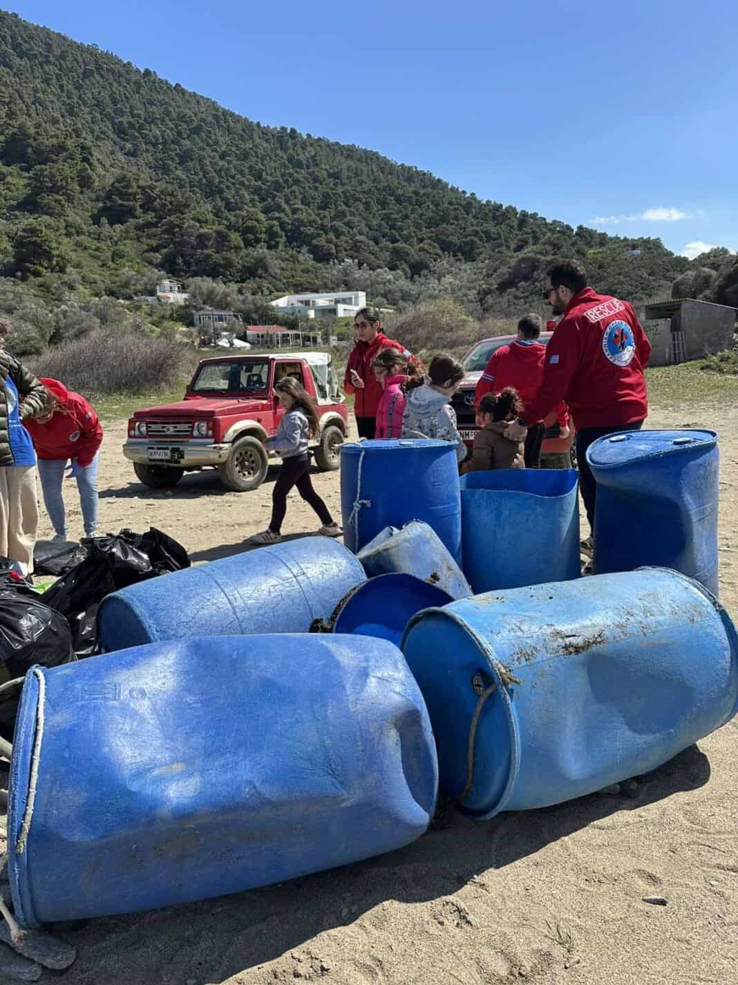 Με επιτυχία ολοκληρώθηκε και φέτος ο καθαρισμός της παραλίας Λυγαριές στο πλαίσιο της δράσης “Όλοι μαζί, Σκιάθος καθαρή”. Με επιτυχία ολοκληρώθηκε και φέτος ο καθαρισμός της παραλίας Λυγαριές στο πλαίσιο της δράσης “Όλοι μαζί, Σκιάθος καθαρή”.