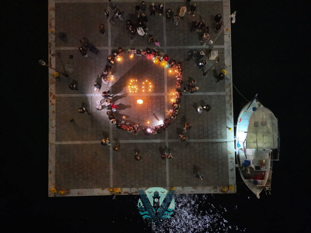 Σκιάθος: Σβήνουν τα φώτα – Ζωντανό μήνυμα για τον πλανήτη από το Παλιό Λιμάνι Σκιάθος: Σβήνουν τα φώτα – Ζωντανό μήνυμα για τον πλανήτη από το Παλιό Λιμάνι