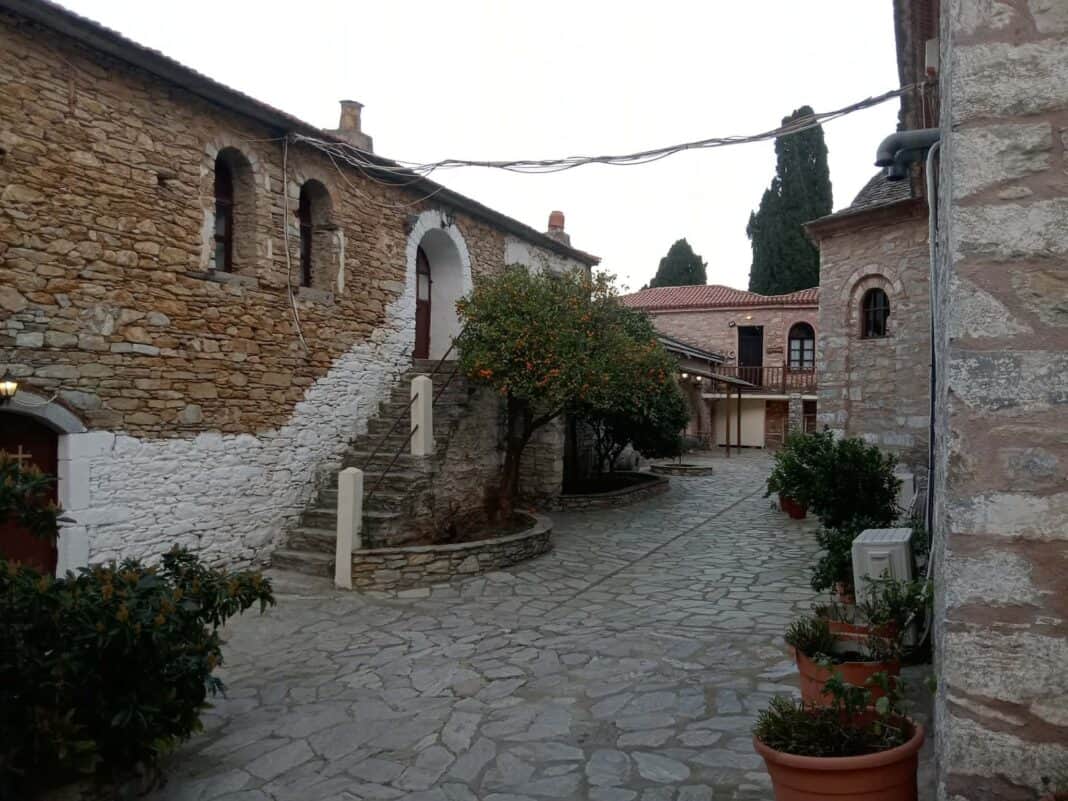 Στην Ακολουθία των Γ΄ Χαιρετισμών το Εσπερινό ΕΠΑΛ Σκιάθου Στην Ακολουθία των Γ΄ Χαιρετισμών το Εσπερινό ΕΠΑΛ Σκιάθου