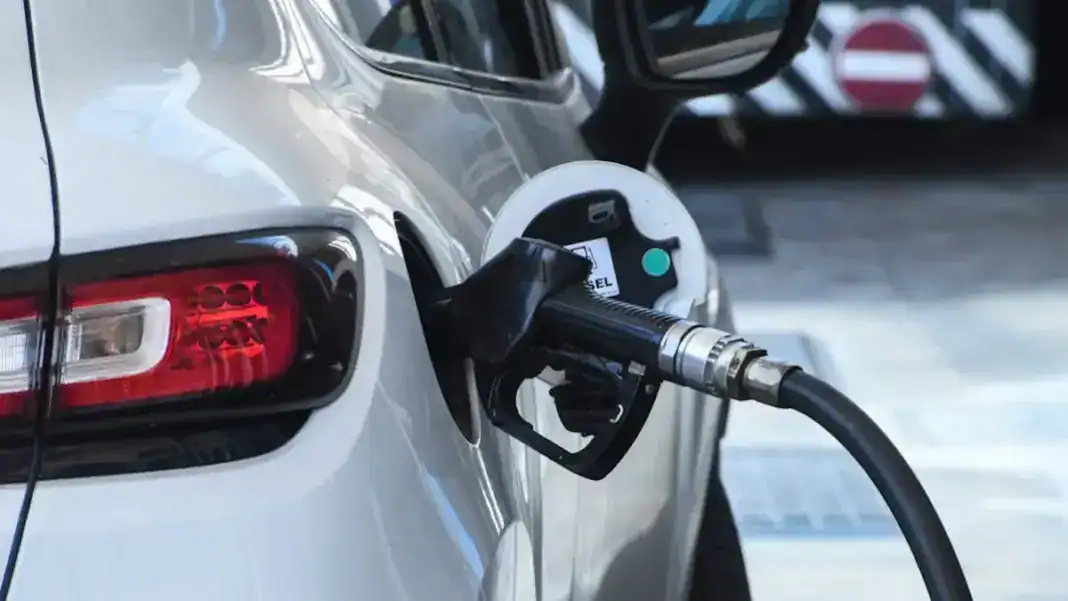 Προς αναστολή οι κινητοποιήσεις των πρατηριούχων, «λευκός καπνός» από τη συνάντηση με Θεοδωρικάκο – Yπόσχεση για voucher 3.000 ευρώ Προς αναστολή οι κινητοποιήσεις των πρατηριούχων, «λευκός καπνός» από τη συνάντηση με Θεοδωρικάκο – Yπόσχεση για voucher 3.000 ευρώ