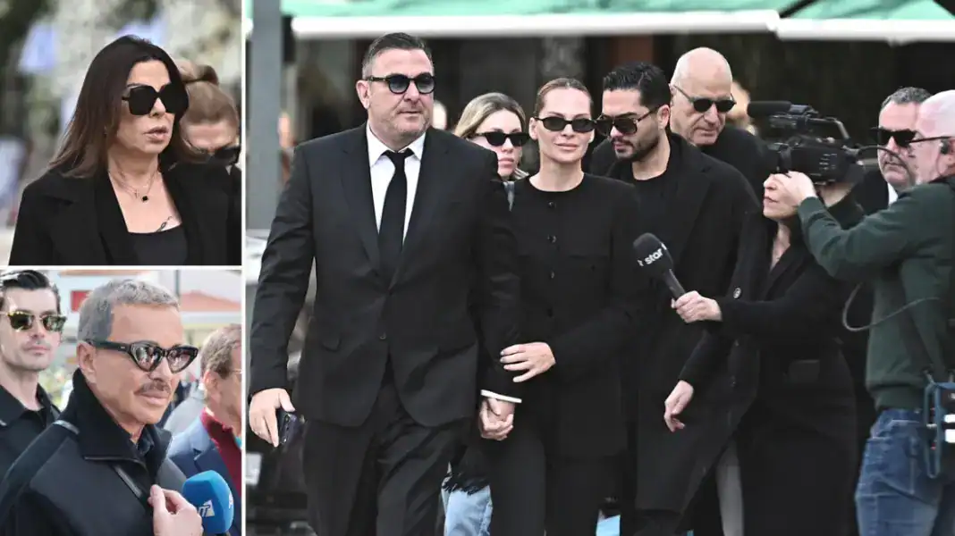 Κηδεία Μαρινέλλας: Στο παρεκκλήσι της Μητρόπολης η σορός της μεγάλης τραγουδίστριας – Πλήθος κόσμου στο λαϊκό προσκύνημα Κηδεία Μαρινέλλας: Στο παρεκκλήσι της Μητρόπολης η σορός της μεγάλης τραγουδίστριας – Πλήθος κόσμου στο λαϊκό προσκύνημα