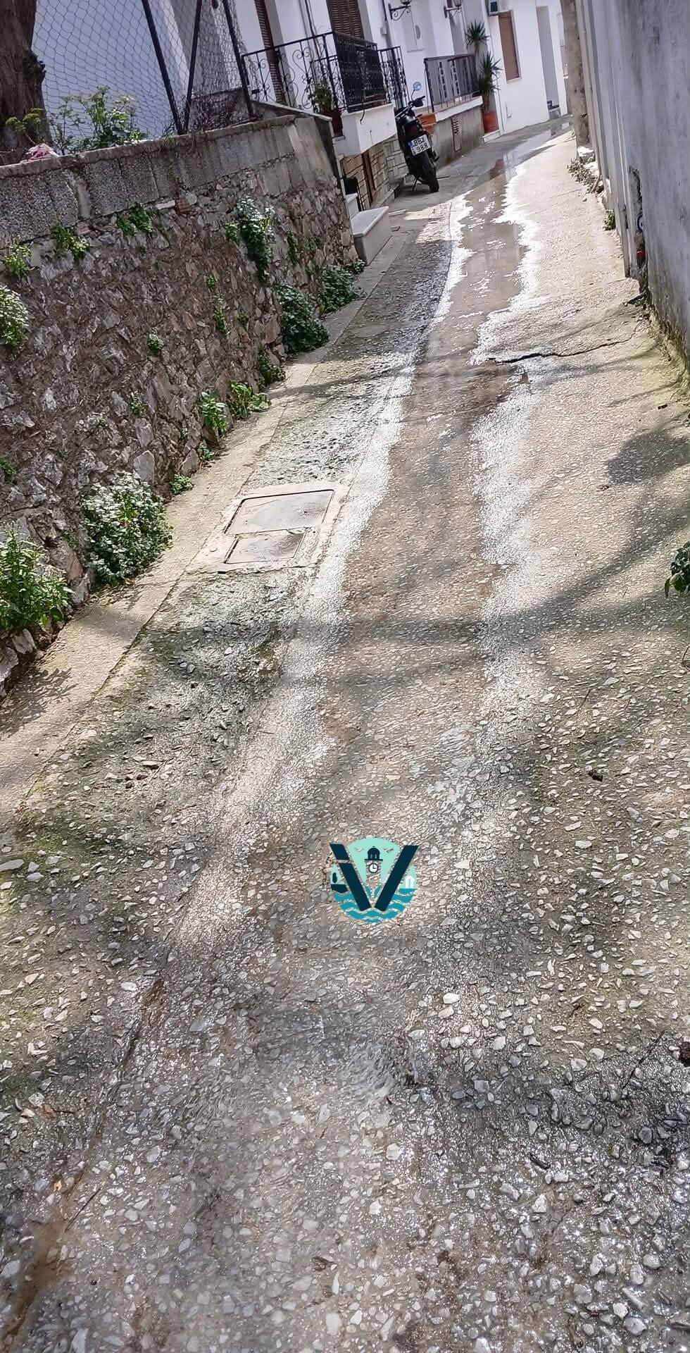 Βλάβη στο δίκτυο ύδρευσης στο Ποτόκι Σκιάθου – Νερά τρέχουν στον δρόμο Βλάβη στο δίκτυο ύδρευσης στο Ποτόκι Σκιάθου – Νερά τρέχουν στον δρόμο