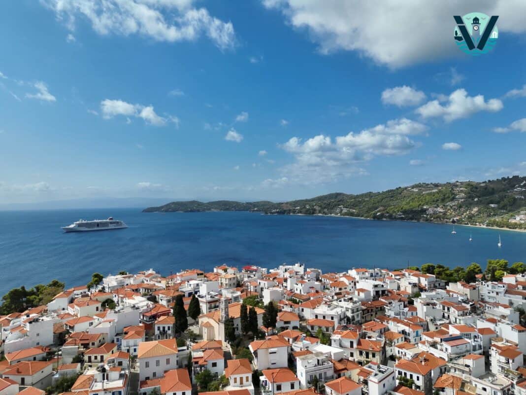 Συνέδρια, «AGORA» και… άδειες επιχειρήσεις; Συνέδρια, «AGORA» και… άδειες επιχειρήσεις;