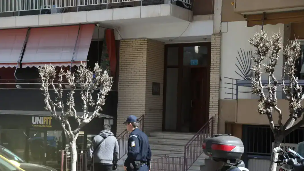 Συνελήφθη ο 54χρονος για τις δολοφονίες της μητέρας και της αδελφής του στου Ζωγράφου – «Πέθαναν από φυσικά αίτια», ισχυρίστηκε Συνελήφθη ο 54χρονος για τις δολοφονίες της μητέρας και της αδελφής του στου Ζωγράφου – «Πέθαναν από φυσικά αίτια», ισχυρίστηκε