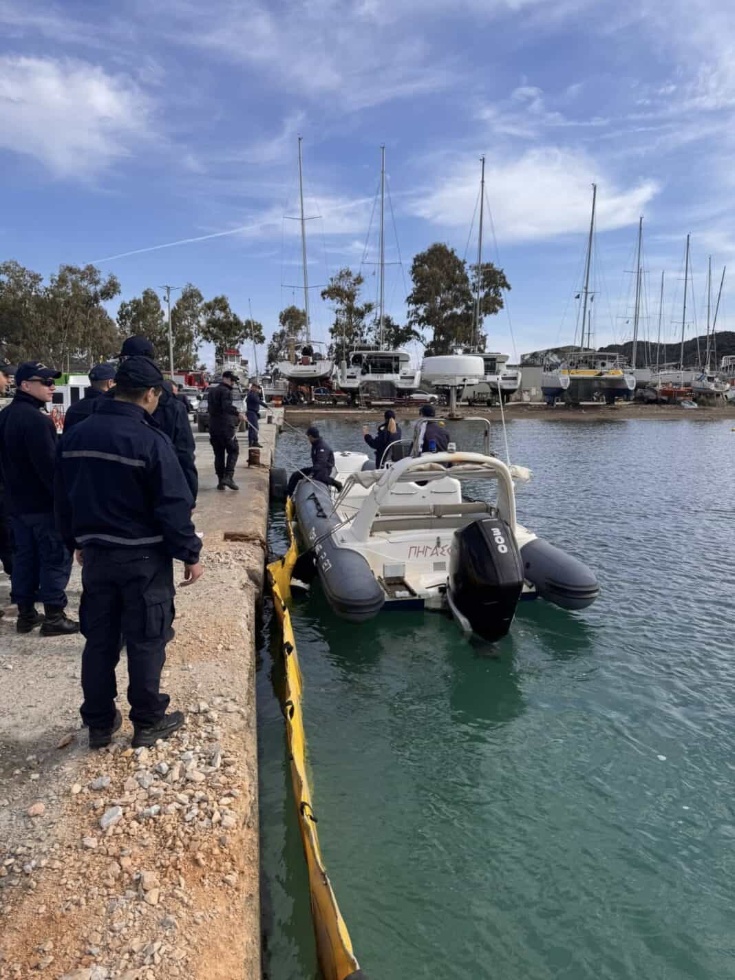 Επιτυχημένη άσκηση καταπολέμησης θαλάσσιας ρύπανσης στη Σκιάθο(εικόνες) Επιτυχημένη άσκηση καταπολέμησης θαλάσσιας ρύπανσης στη Σκιάθο(εικόνες)