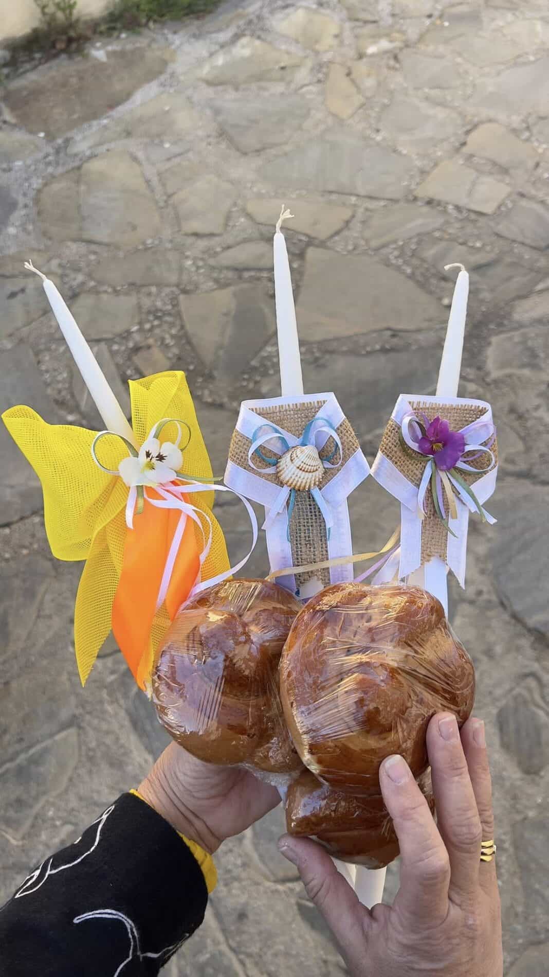 Παρέδωσε πασχαλινές λαμπάδες και τσουρέκια σε ηλικιωμένους η δημοτική αρχή Αλοννήσου Παρέδωσε πασχαλινές λαμπάδες και τσουρέκια σε ηλικιωμένους η δημοτική αρχή Αλοννήσου