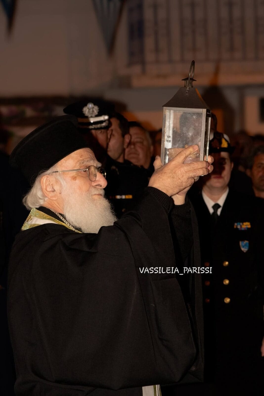 Με τιμές Αρχηγού Κράτους στο αεροδρόμιο της Σκιάθου το Άγιο Φως Με τιμές Αρχηγού Κράτους στο αεροδρόμιο της Σκιάθου το Άγιο Φως