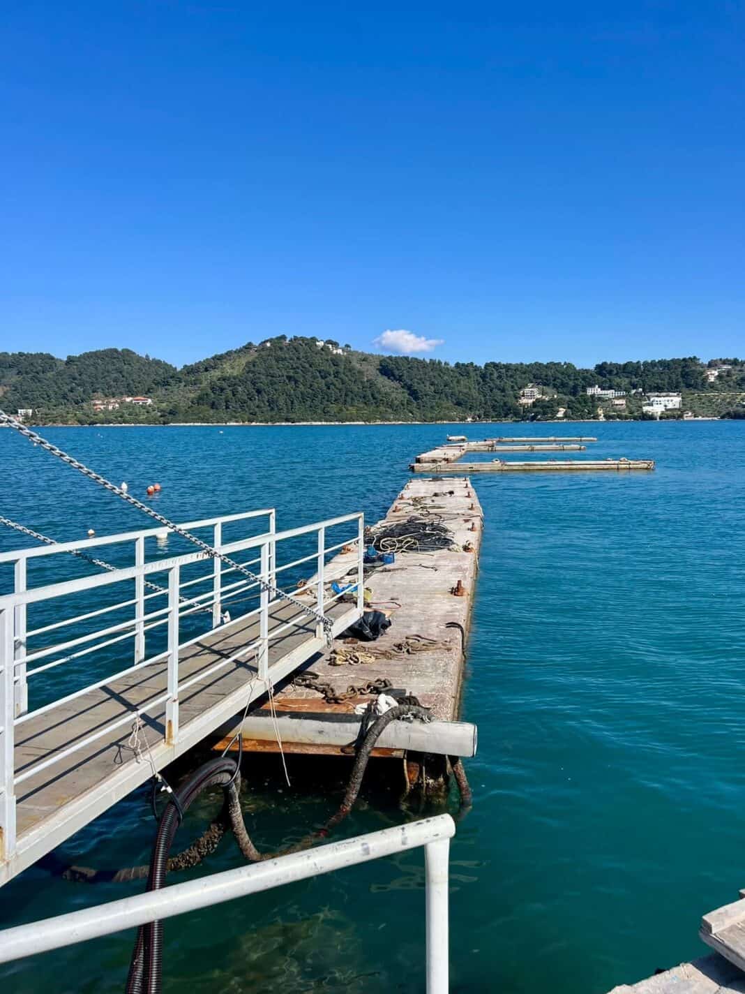 Ολοκληρώθηκαν οι υποβρύχιες εργασίες για την πλωτή εξέδρα (εικόνες) Ολοκληρώθηκαν οι υποβρύχιες εργασίες για την πλωτή εξέδρα (εικόνες)