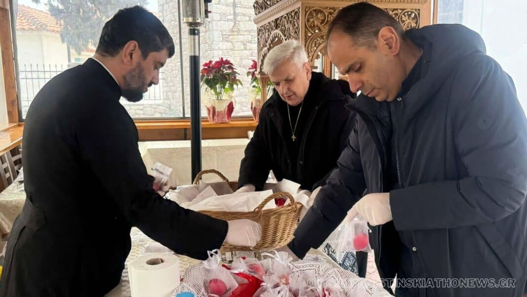 Με ζήλο οι ενορίτισσες του Ι.Ν. Γεννήσεως της Θεοτόκου Σκιάθου στις προετοιμασίες της Αναστάσεως Με ζήλο οι ενορίτισσες του Ι.Ν. Γεννήσεως της Θεοτόκου Σκιάθου στις προετοιμασίες της Αναστάσεως