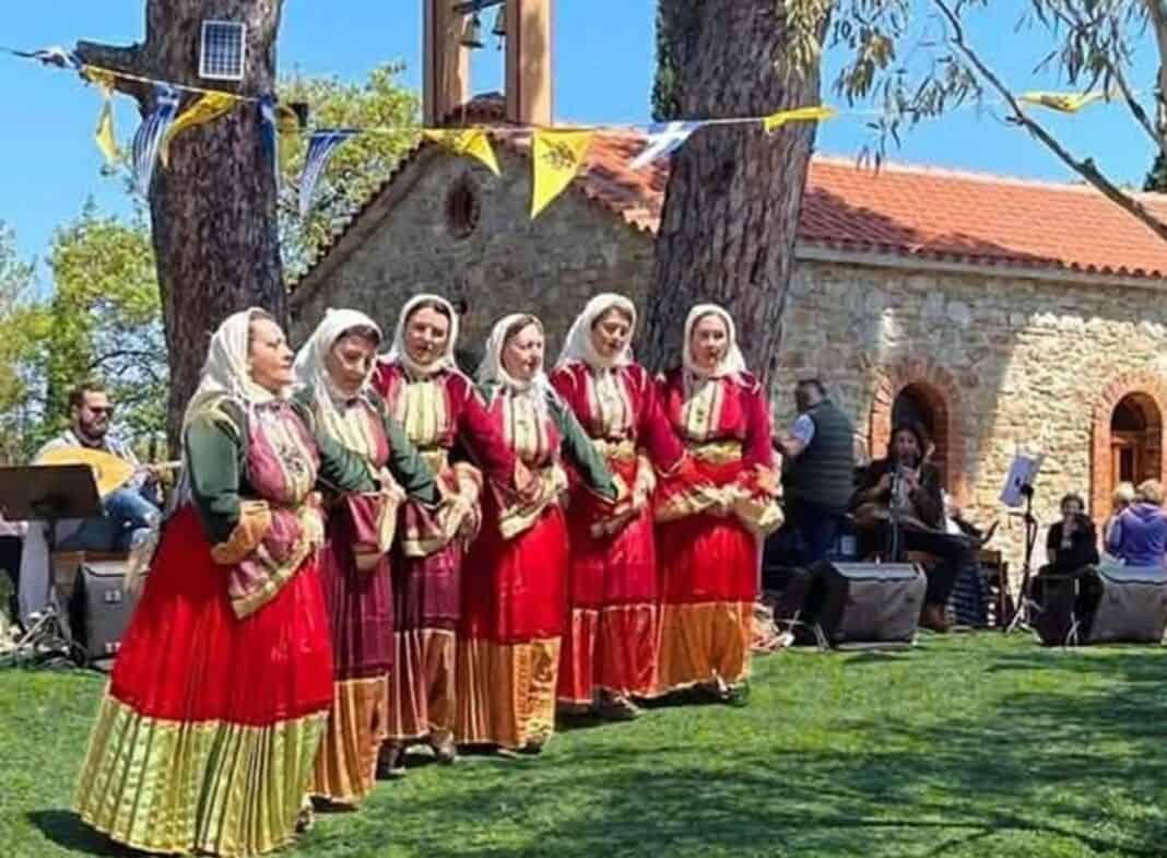 ΤΑ ΕΞΩΚΛΗΣΙΑ ΤΗΣ ΖΩΟΔΟΧΟΥ ΠΗΓΗΣ ΣΤΗ ΣΚΙΑΘΟ ΤΑ ΕΞΩΚΛΗΣΙΑ ΤΗΣ ΖΩΟΔΟΧΟΥ ΠΗΓΗΣ ΣΤΗ ΣΚΙΑΘΟ