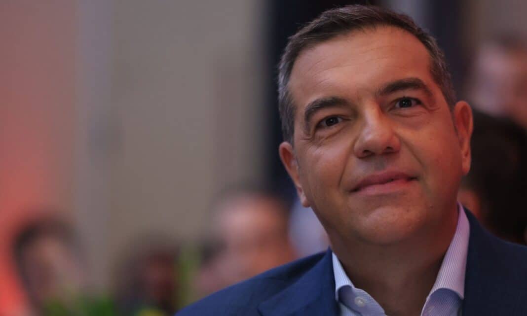 Στον Βόλο η επίσημη παρουσίαση της ιδρυτικής διακήρυξης του κόμματος από τον Αλέξη Τσίπρα Στον Βόλο η επίσημη παρουσίαση της ιδρυτικής διακήρυξης του κόμματος από τον Αλέξη Τσίπρα