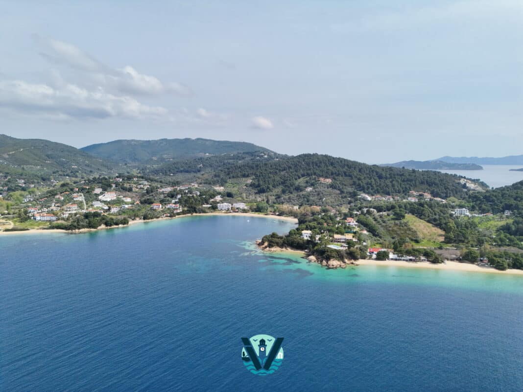 Δευτέρα του Πάσχα στη Σκιάθο — μια ανάσα άνοιξης από ψηλά Δευτέρα του Πάσχα στη Σκιάθο — μια ανάσα άνοιξης από ψηλά