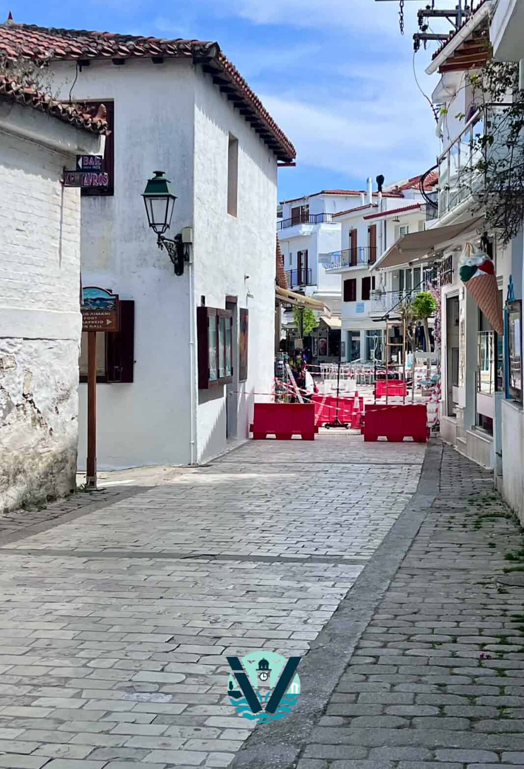 Αντιδράσεις στη Σκιάθο: Έργα της τελευταίας στιγμής στην Παπαδιαμάντη πριν την άφιξη του πρώτου κρουαζιερόπλοιου Αντιδράσεις στη Σκιάθο: Έργα της τελευταίας στιγμής στην Παπαδιαμάντη πριν την άφιξη του πρώτου κρουαζιερόπλοιου