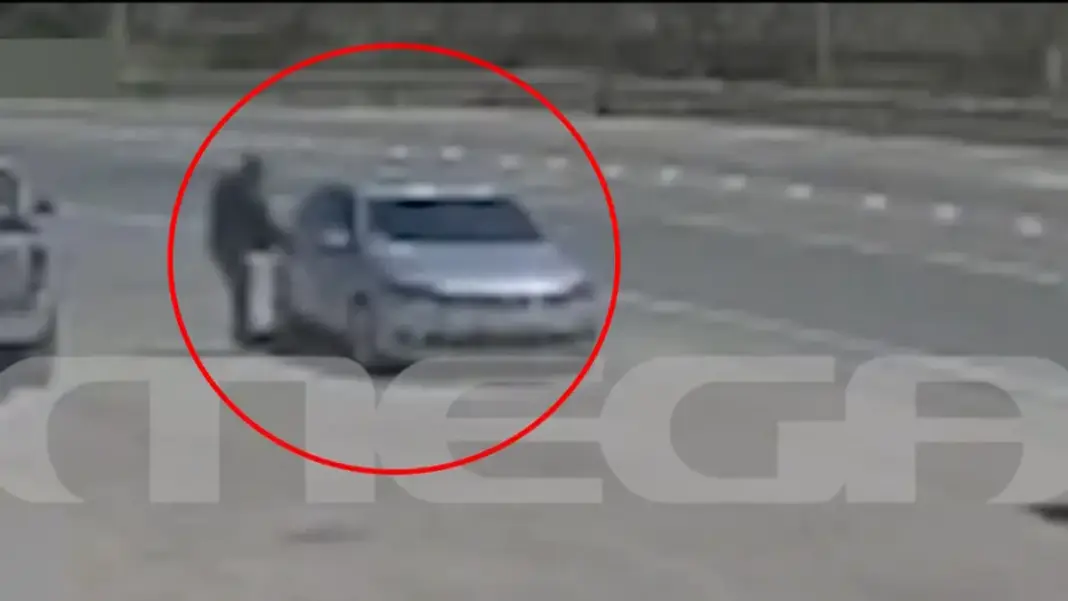 Ελευθερία Γιακουμάκη: Βίντεο ντοκουμέντο με τις κινήσεις του 39χρονου μετά τη δολοφονία – Τα παραπλανητικά μηνύματα στον αδερφό της Ελευθερία Γιακουμάκη: Βίντεο ντοκουμέντο με τις κινήσεις του 39χρονου μετά τη δολοφονία – Τα παραπλανητικά μηνύματα στον αδερφό της