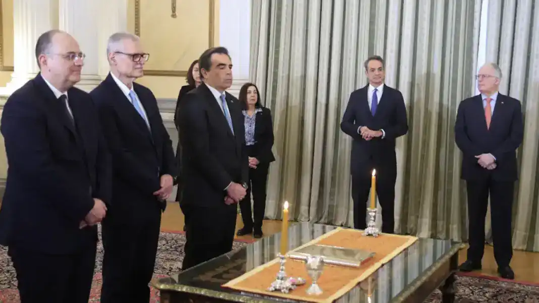 Ορκίστηκαν οι Μαργαρίτης Σχοινάς, Ευάγγελος Τουρνάς και Μακάριος Λαζαρίδης Ορκίστηκαν οι Μαργαρίτης Σχοινάς, Ευάγγελος Τουρνάς και Μακάριος Λαζαρίδης