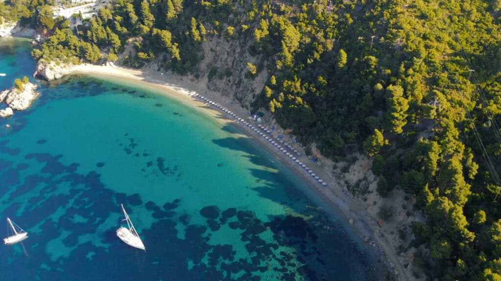 Σκόπελος: Ανάμεσα στους 13 μη συμβατικούς προορισμούς στον κόσμο Σκόπελος: Ανάμεσα στους 13 μη συμβατικούς προορισμούς στον κόσμο