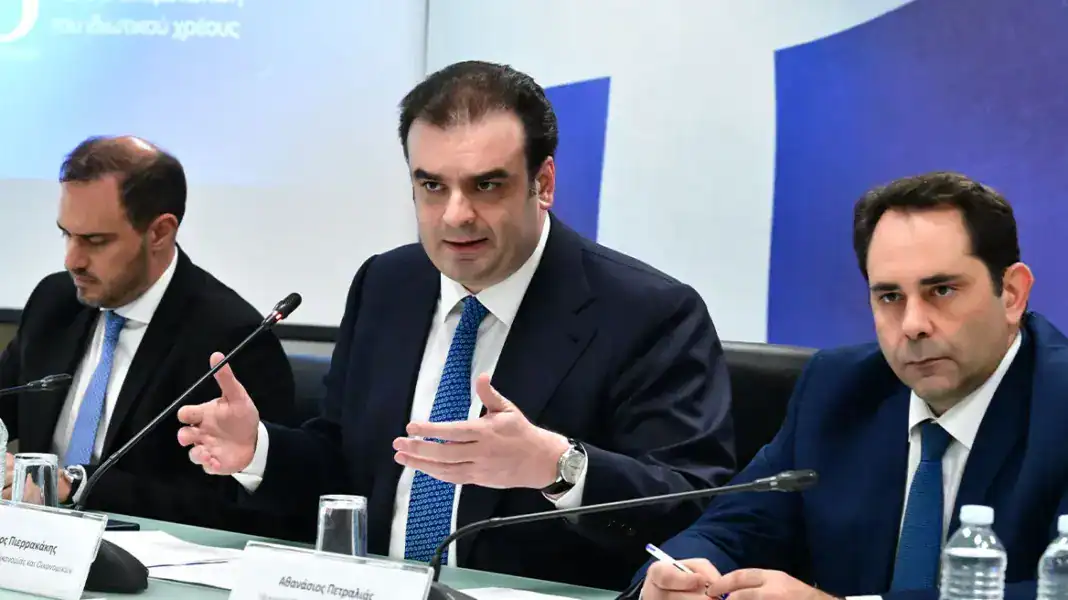 Νέο πακέτο μέτρων: Τι και πόσα κερδίζουν συνταξιούχοι, ενοικιαστές και οικογένειες με παιδιά Νέο πακέτο μέτρων: Τι και πόσα κερδίζουν συνταξιούχοι, ενοικιαστές και οικογένειες με παιδιά