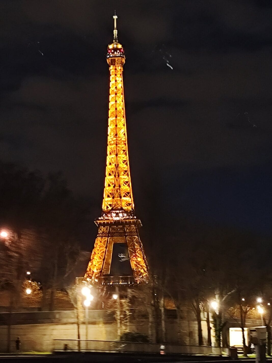 Το λύκειο Σκιάθου στην πόλη του Φωτός (Εικόνες) Το λύκειο Σκιάθου στην πόλη του Φωτός (Εικόνες)