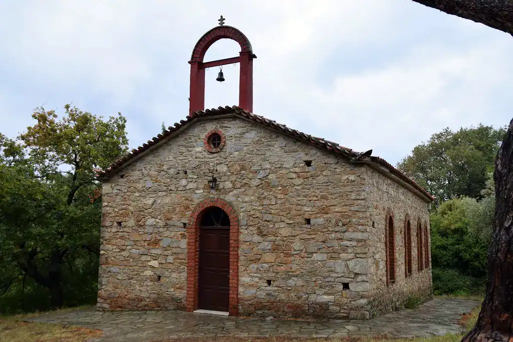 Ζωοδόχος Πηγή και το πανηγύρι που ενώνει τη Σκιάθο:Μια σκέψη για το Πάσχα στο λιμάνι Ζωοδόχος Πηγή και το πανηγύρι που ενώνει τη Σκιάθο:Μια σκέψη για το Πάσχα στο λιμάνι