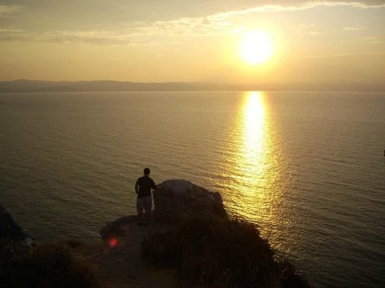 10/4/1938: MIA ΑΓΝΩΣΤΗ ΨΗΦΟΦΟΡΙΑ ΥΠΕΡ ΤΩΝ ΣΧΕΔΙΩΝ ΤΟΥ ΧΙΤΛΕΡ ΛΙΓΟ ΕΞΩ ΑΠ’ ΤΗ ΣΚΙΑΘΟ 10/4/1938: MIA ΑΓΝΩΣΤΗ ΨΗΦΟΦΟΡΙΑ ΥΠΕΡ ΤΩΝ ΣΧΕΔΙΩΝ ΤΟΥ ΧΙΤΛΕΡ ΛΙΓΟ ΕΞΩ ΑΠ’ ΤΗ ΣΚΙΑΘΟ
