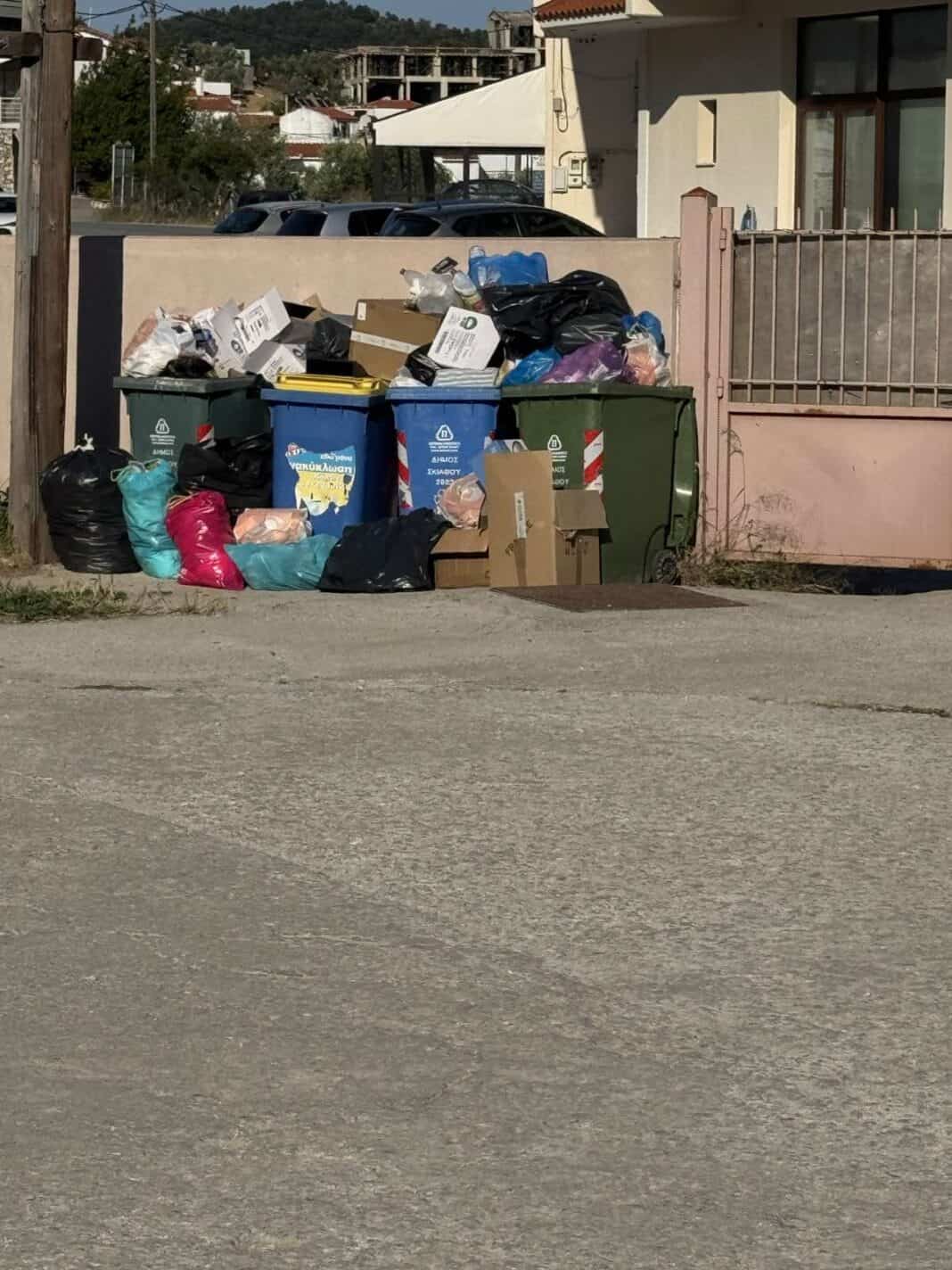 Εικόνες εγκατάλειψης και κίνδυνος για τη δημόσια υγεία Εικόνες εγκατάλειψης και κίνδυνος για τη δημόσια υγεία