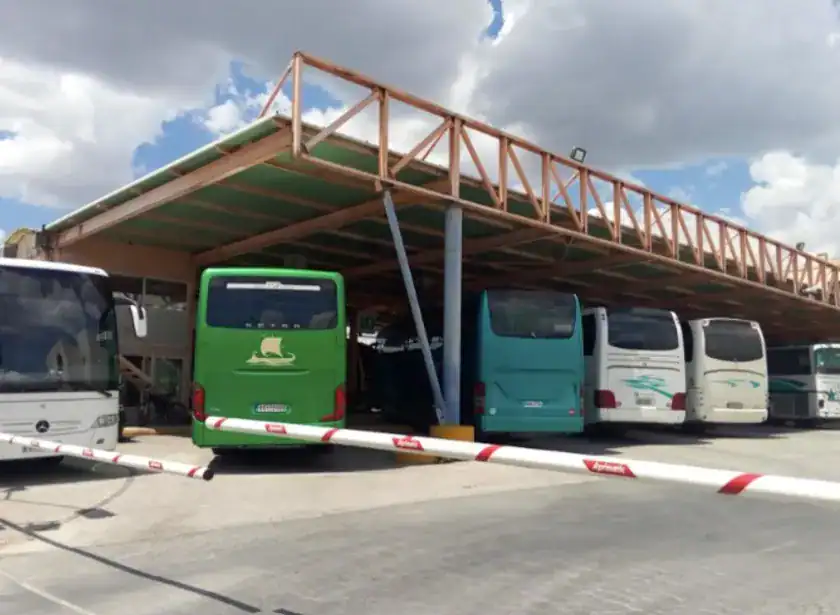 Οδηγός λεωφορείου των ΚΤΕΛ Μαγνησίας έσβησε φωτιά και έσωσε οικογένεια με δύο παιδιά Οδηγός λεωφορείου των ΚΤΕΛ Μαγνησίας έσβησε φωτιά και έσωσε οικογένεια με δύο παιδιά