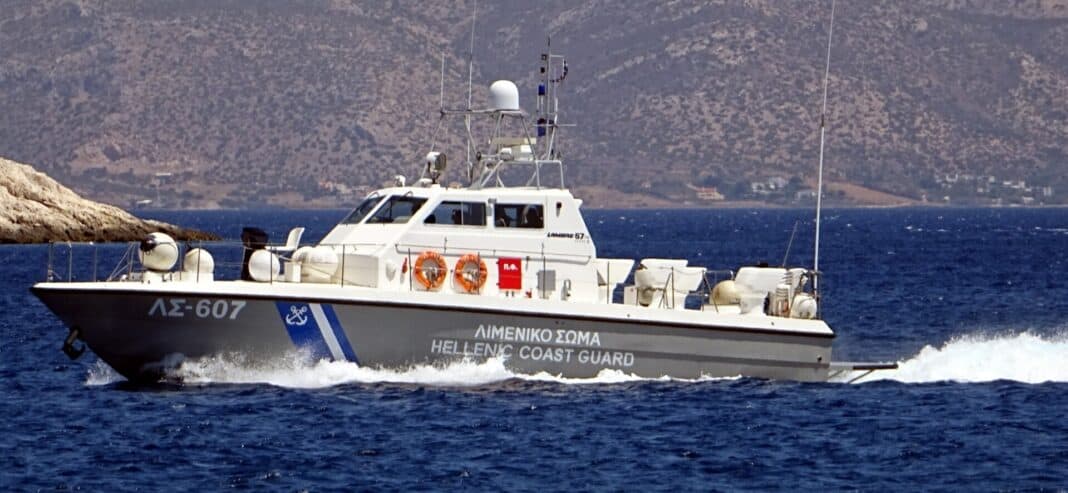 Καταδίωξη ταχύπλοου στο Ανατολικό Πήλιο μετά από αποβίβαση 32 μεταναστών Καταδίωξη ταχύπλοου στο Ανατολικό Πήλιο μετά από αποβίβαση 32 μεταναστών