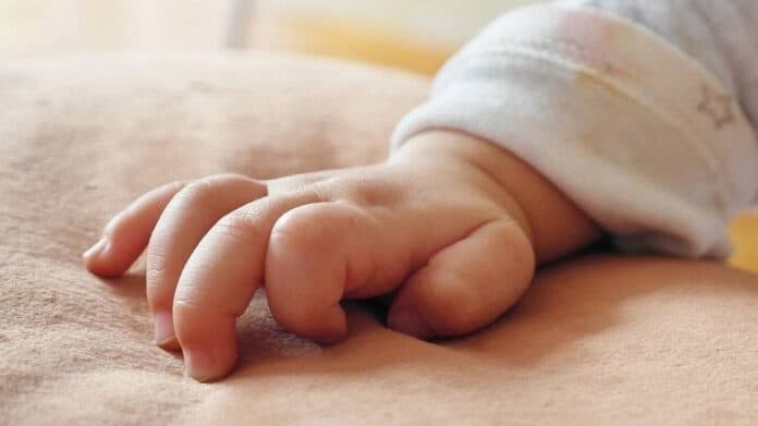 Επείγουσα διακομιδή βρέφους από την Αλόννησο στον Βόλο-Φοβήθηκαν οι γονείς ότι κατάπιε επικίνδυνη ουσία Επείγουσα διακομιδή βρέφους από την Αλόννησο στον Βόλο-Φοβήθηκαν οι γονείς ότι κατάπιε επικίνδυνη ουσία