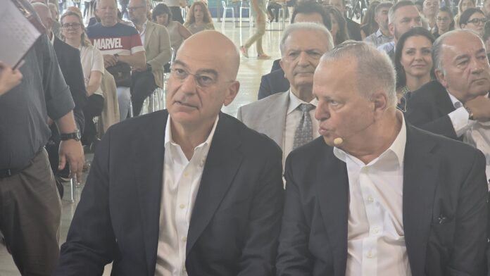 Δένδιας από τον Βόλο: «Να αναπτυχθεί νέα κουλτούρα στενής συνεργασίας του Υπ. Εθνικής Άμυνας με την ελληνική βιομηχανία» Δένδιας από τον Βόλο: «Να αναπτυχθεί νέα κουλτούρα στενής συνεργασίας του Υπ. Εθνικής Άμυνας με την ελληνική βιομηχανία»